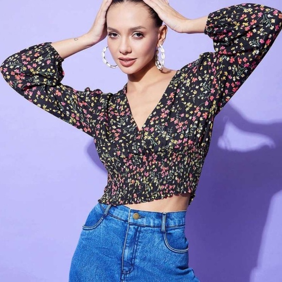 [L]AFRM Women's Floral Smocked Blouse Black and Pink LS - Picture 2 of 6